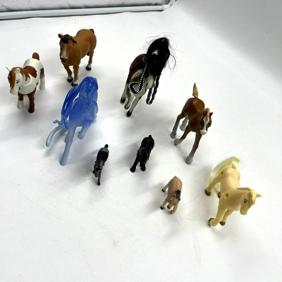 Toy Horses Lot of 9 Plastic Western Cowboys Model Figures Equestrian - Picture 3 of 10